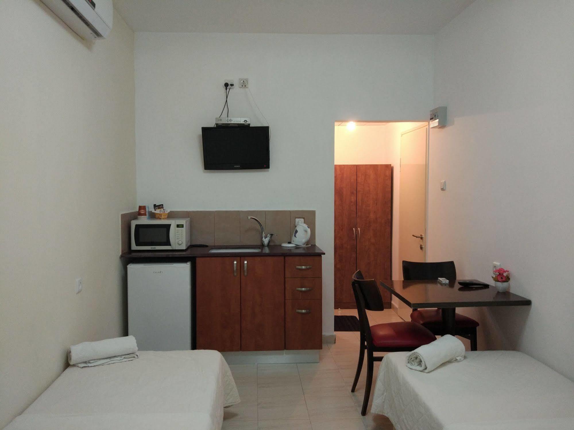 Ga'aton Motel Nahariya Esterno foto