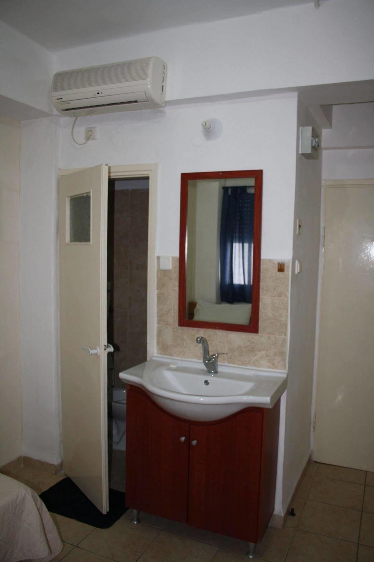 Ga'aton Motel Nahariya Esterno foto