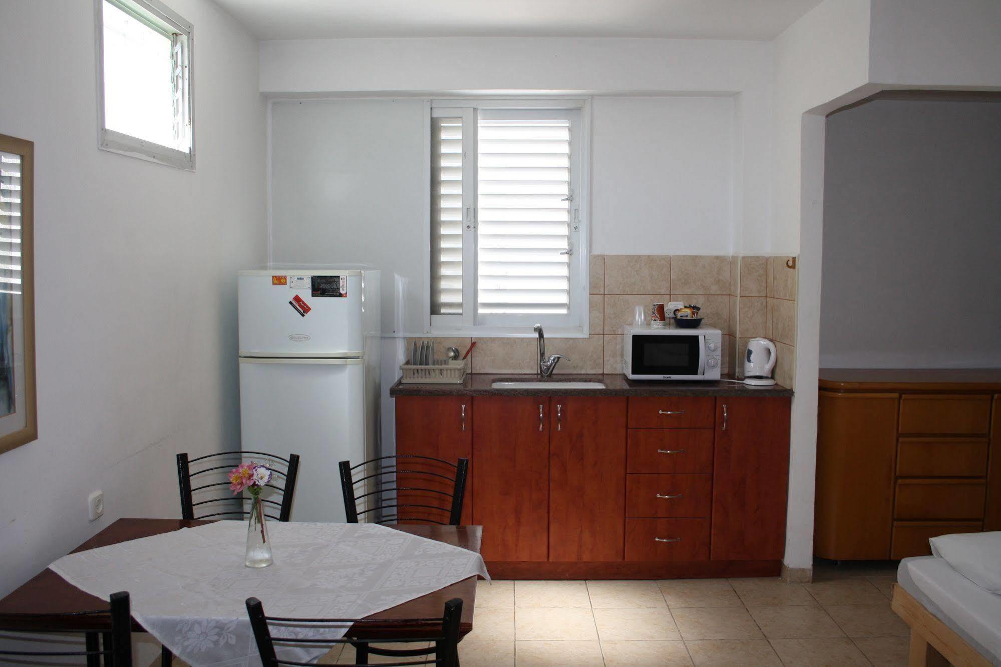 Ga'aton Motel Nahariya Esterno foto
