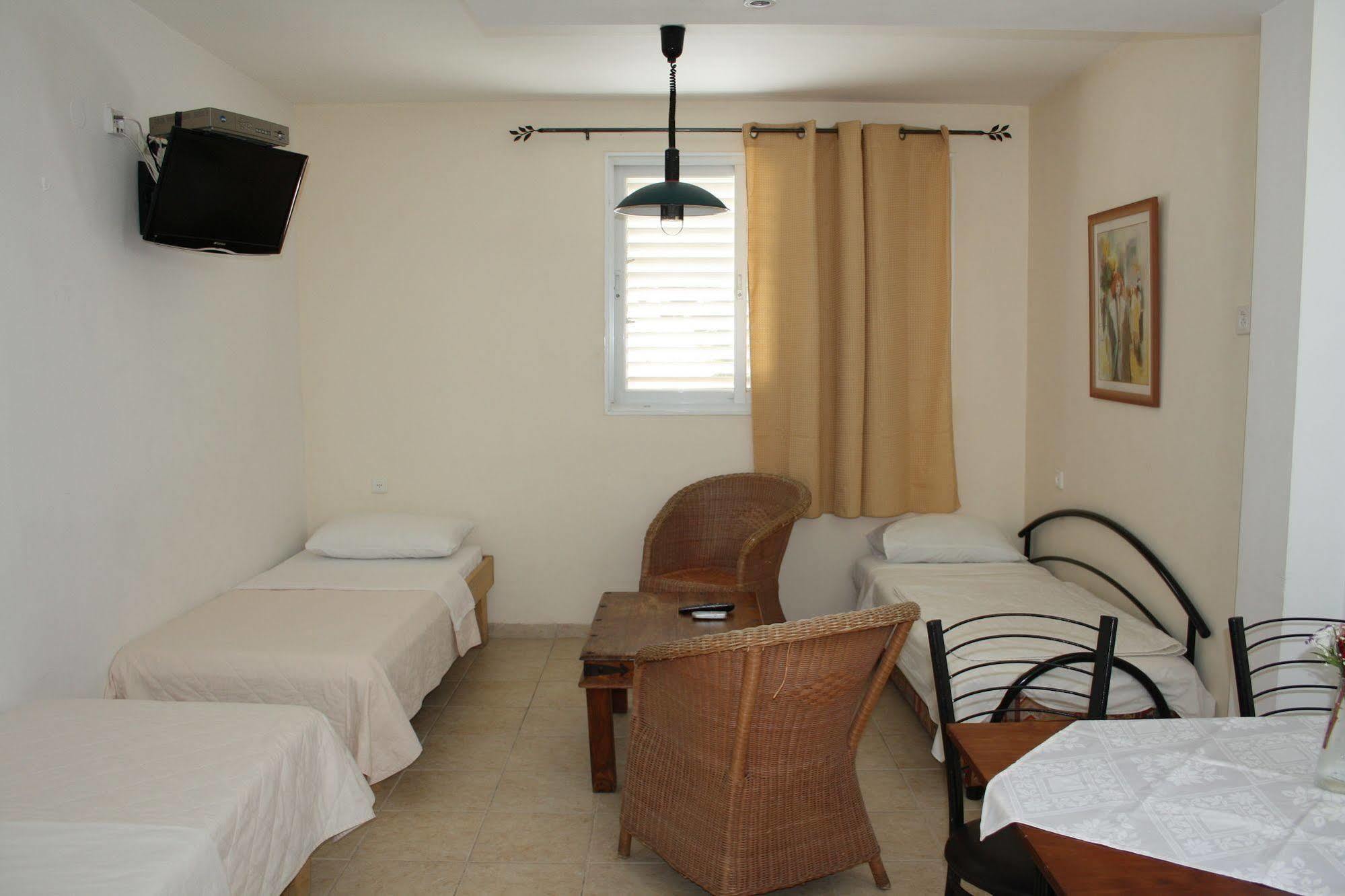 Ga'aton Motel Nahariya Esterno foto