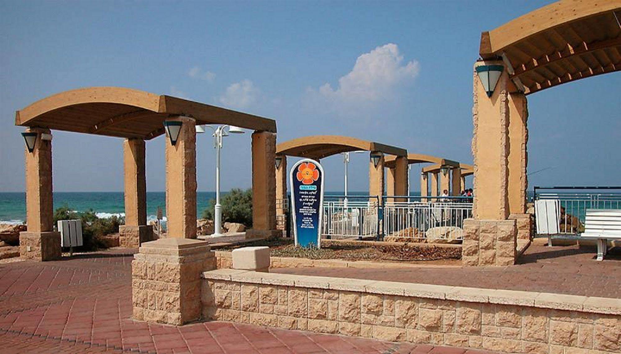 Ga'aton Motel Nahariya Esterno foto